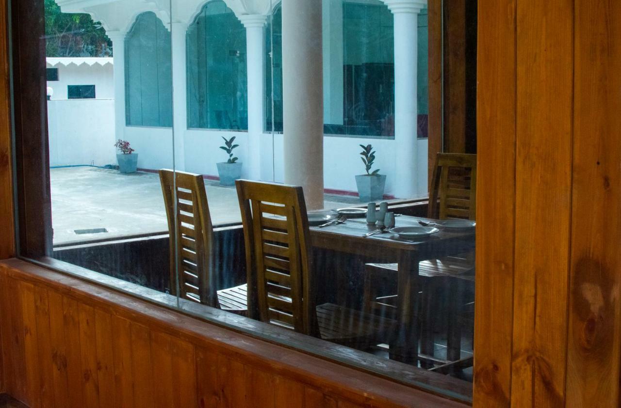 Mrd Beach Hotel Trincomalee Exterior photo